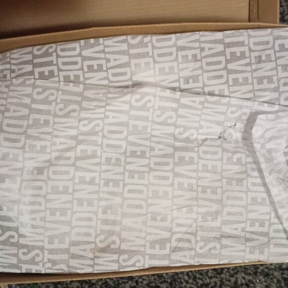 Steve Madden size 10 leopard print Hudsin sneaker - Picture 2 of 5